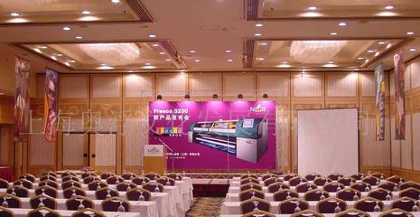 新产品的市场策划 从价格定位、厂家合作到视觉营销的完整路径